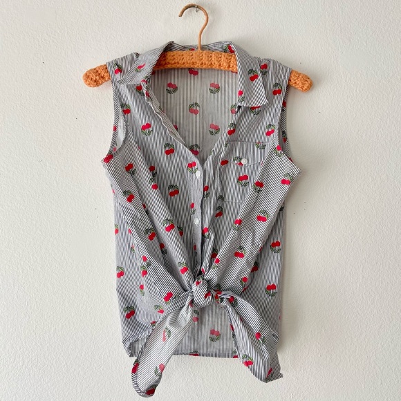 Vintage Cherry Print Cropped Cotton Top - Picture 1 of 5